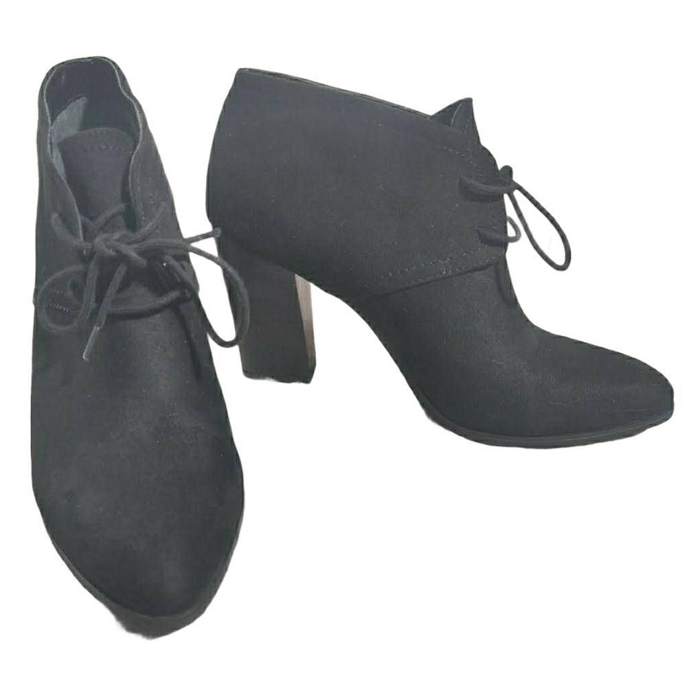 NWOB Franco Sarto leandra faux suede booties 7m